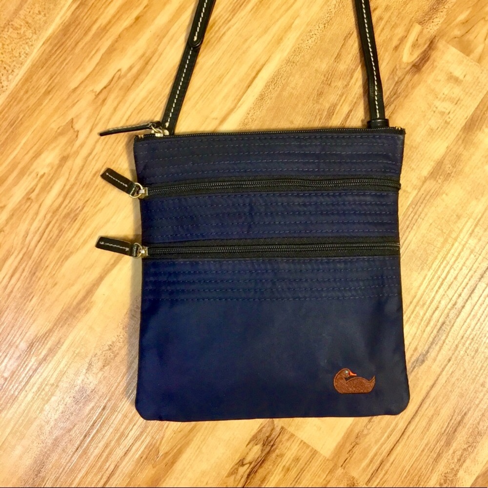 Dooney & Bourke Purse - Picture 1 of 2